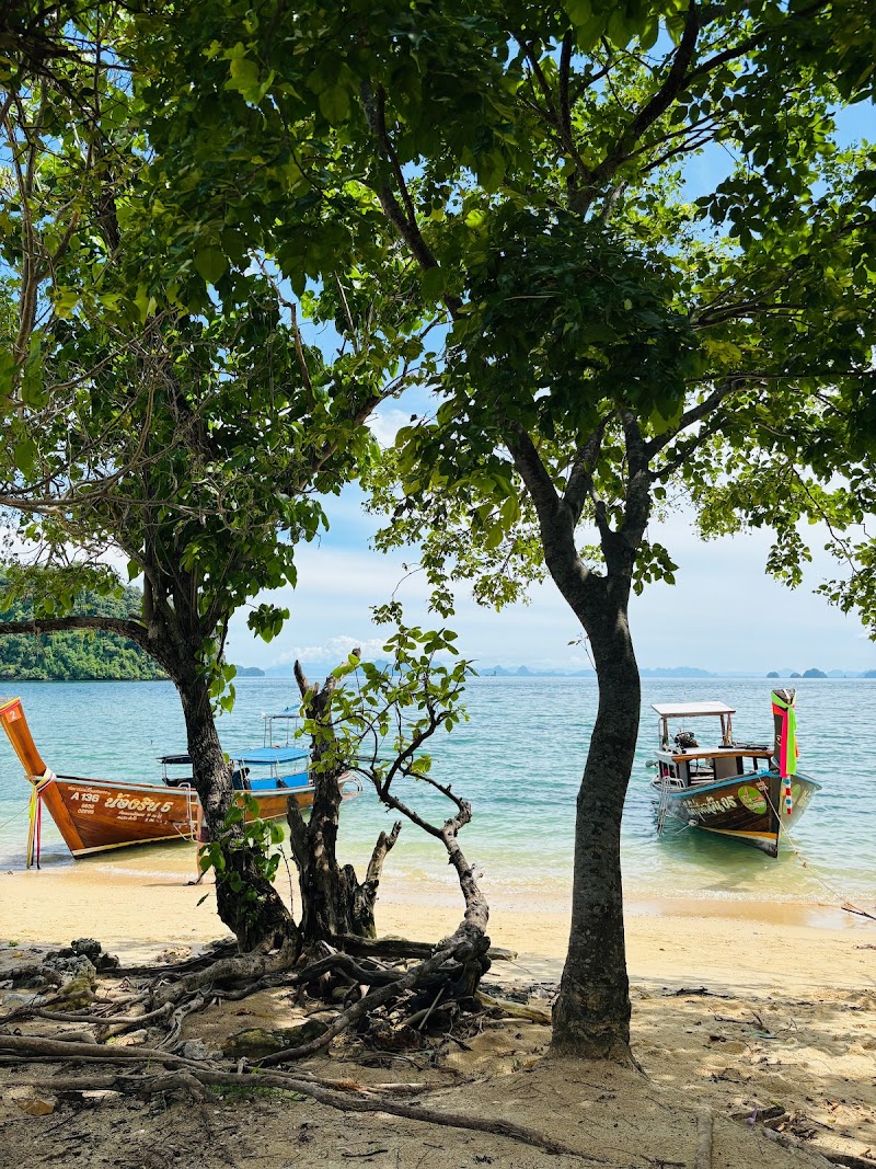 Hong Island Tour - Hong Island Tour, 2RQ8+9HR, Ao Nang, Mueang Krabi District, Krabi 81000, Thailand