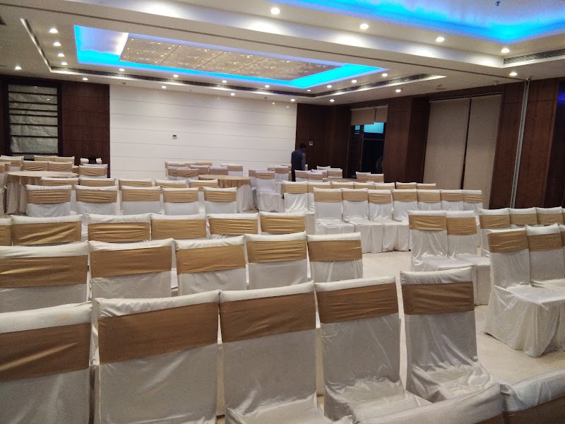 Hotel Silvete - Hotel Silvete 4 A, 4 A, Rana Pratap Marg, opp. National P.G College, Hazratganj, Lucknow, Uttar Pradesh 226001, India