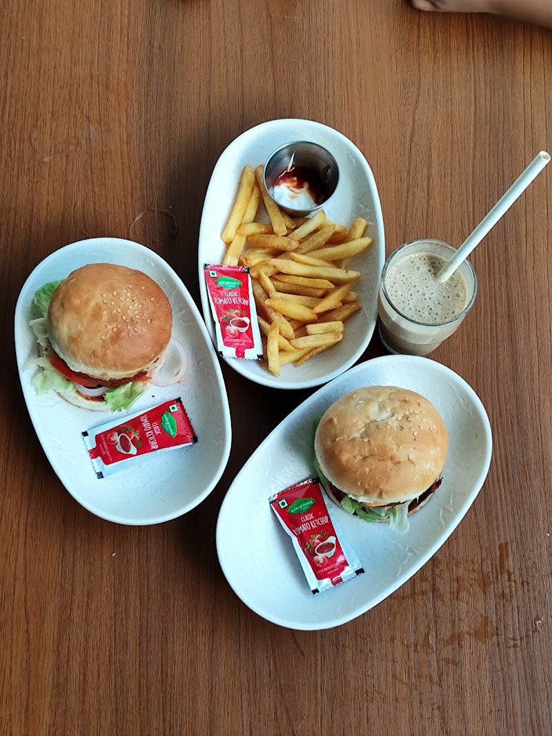 MOGRA CAFE - Matcha & Gourmet burgers - MOGRA CAFE - Matcha & Gourmet burgers MOGRA CAFE, Shop 9, Kohinoor V.R Plaza, Mazgaon Road, Maruti Mandir, State Bank Colony, Ratnagiri, Maharashtra 415639, India