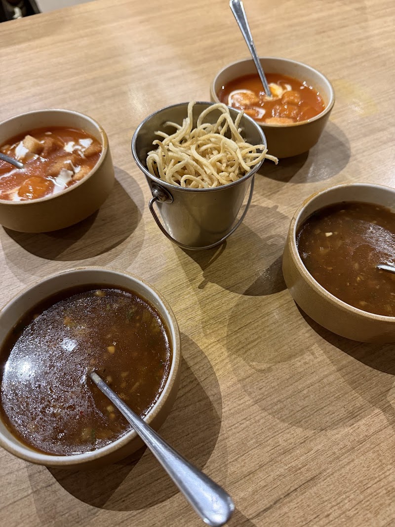 Kailash Parbat - Pure Vegetarian Restaurant - Kailash Parbat - Pure Vegetarian Restaurant Door no :59 A, Main, Commercial Rd, behind Chelaram Departmental Store, Upper Bazar, Ooty, Tamil Nadu 643001, India