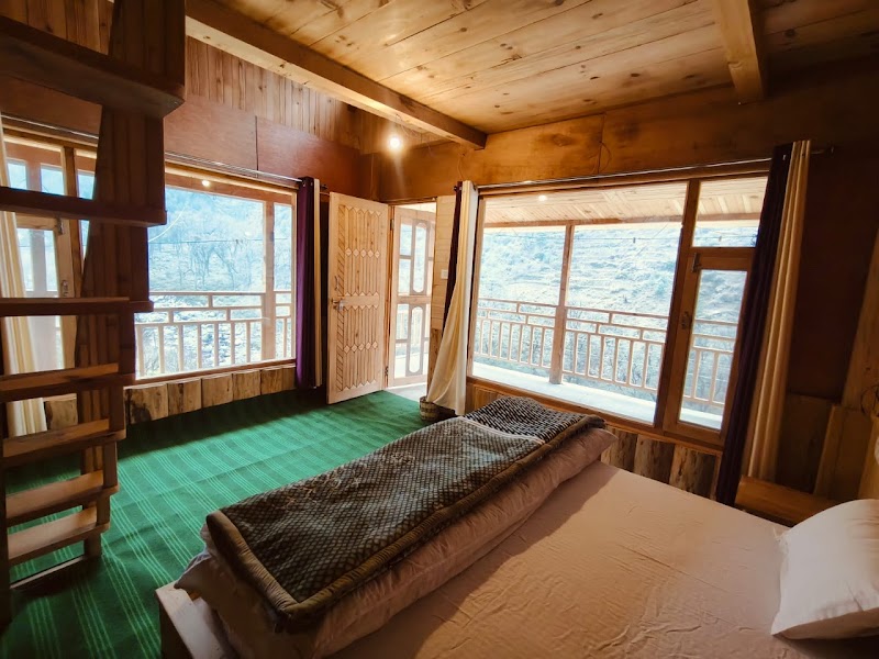 Tirthan Valley Pine View Home Stay - Tirthan Valley Pine View Home Stay, Vill. Faryadi Tirthan Valley, Pine View Home Stay, Banjar, Chippni, Himachal Pradesh 175123, India