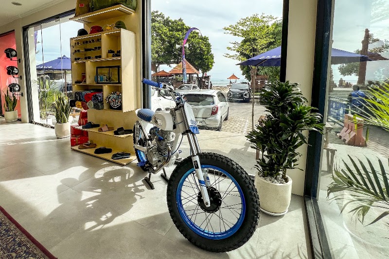 Deus Ex Machina - Sanur - Deus Ex Machina - Sanur, 87G7+G7P, Jl. Sanur Beach Street Walk, Sanur Kaja, Denpasar Selatan, Kota Denpasar, Bali 80228, Indonesia