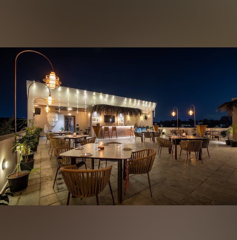 CaroBar - Multicuisine Restaurant | Bar | Cafe - CaroBar - Multicuisine Restaurant | Bar | Cafe Near Sangam pride, Before, Phoenix Mall, National Highway, Mumbai, Indore, Madhya Pradesh 452010, India