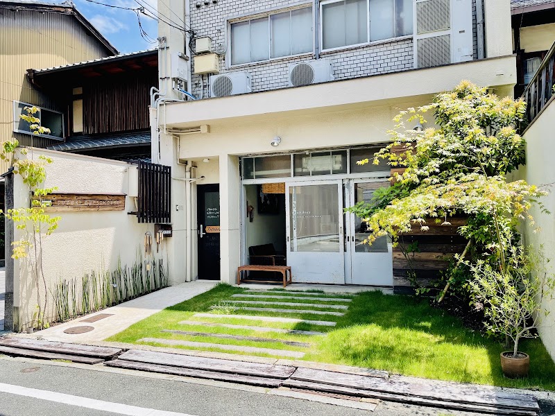 Suzuki Guesthouse - Suzuki Guesthouse 986 Shuzeichō, Kamigyo Ward, 京都市上京区主税町 Kyoto 602-8155, Japan