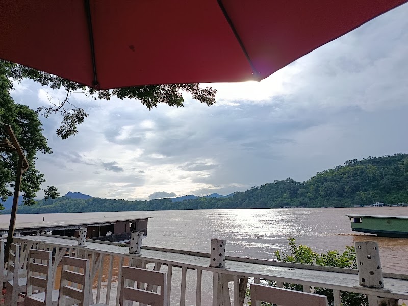 Riverside bar - Riverside bar, V4MH+W3W, Phothisalath Rd, Luang Prabang, Laos