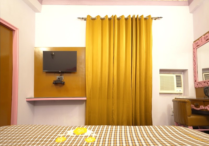 Maya Hotel & Restaurant - Maya Hotel & Restaurant, 18/184, Fatehabad Rd, Purani Mandi, Tajganj, Agra, Uttar Pradesh 282001, India