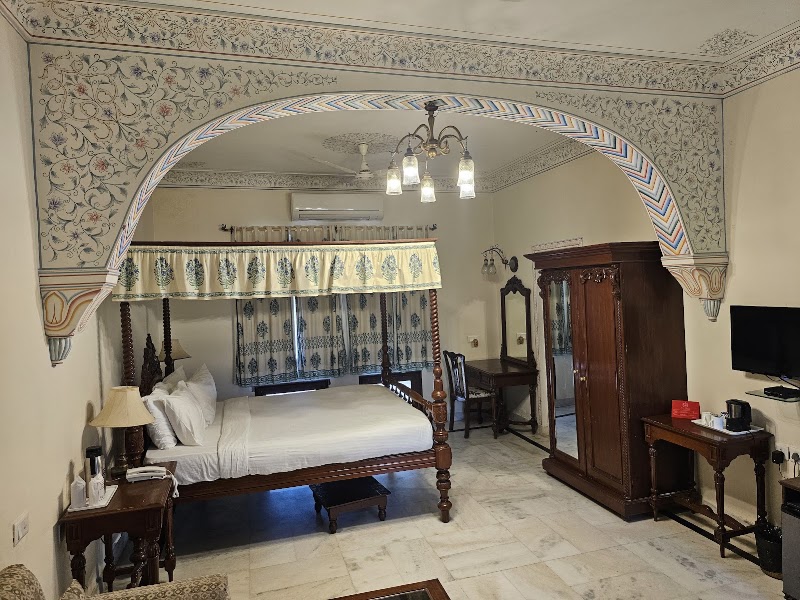 Amar Mahal - Amar Mahal 8JWQ+JJP, near Betwa River, Orchha, Madhya Pradesh 472246, India