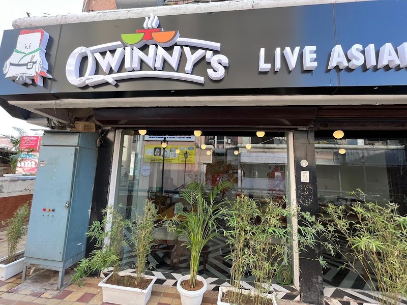 Qwinny's - Live Asian Kitchen (DLF Phase IV)