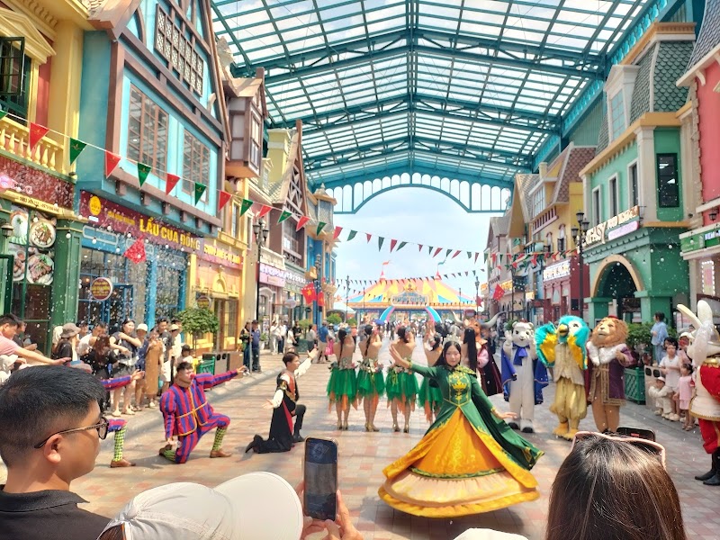 VinWonders Vũ Yên - VinWonders Vũ Yên, Đảo, Thủy Nguyên, Hải Phòng 180000, Vietnam