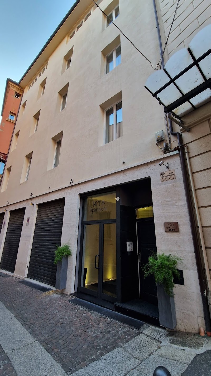 Met's Apartment - Met's Apartment, Via de’ Monari, 3, 40121 Bologna BO, Italy