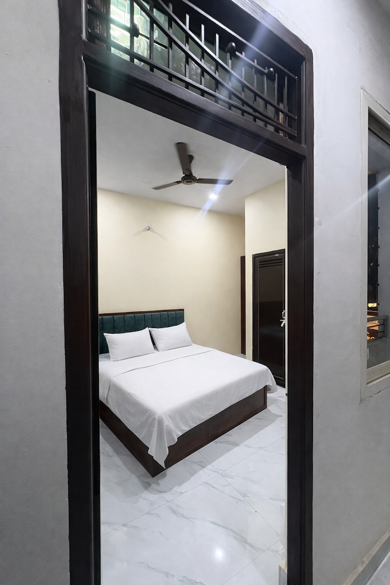 Kashi Raj Homestay - Kashi Raj Homestay, opposite to hotel costa rivera, Pishach Mochan, Lahurabir, Chetganj, Varanasi, Uttar Pradesh 221010, India