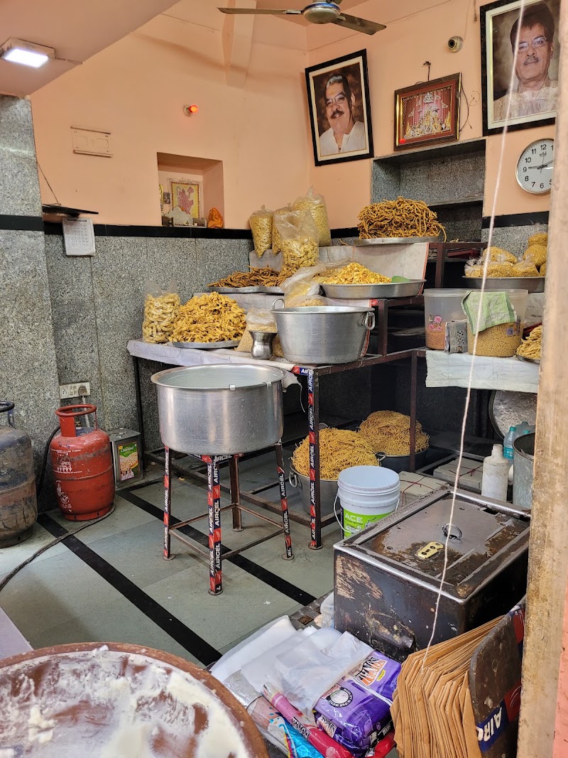 Puran Ji Kachori Wala - Puran Ji Kachori Wala S B B J Street, SBBJ Street, 1182, Natanion Ka Rasta, Chaura Rasta, Modikhana, Jaipur, Jaipur Nagar Nigam Area, Rajasthan 302003, India