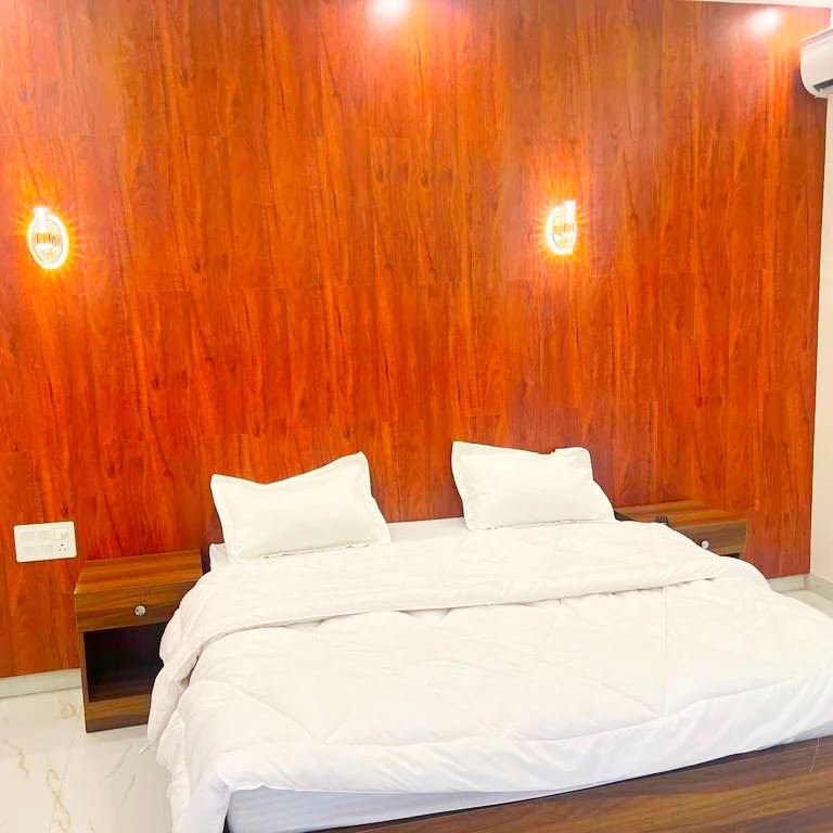 Kingfisher Luxury Farmhouse - Kingfisher Luxury Farmhouse, D1, Aravali Sohna-Gurgaon Road, Sohna, Haryana 122103, India