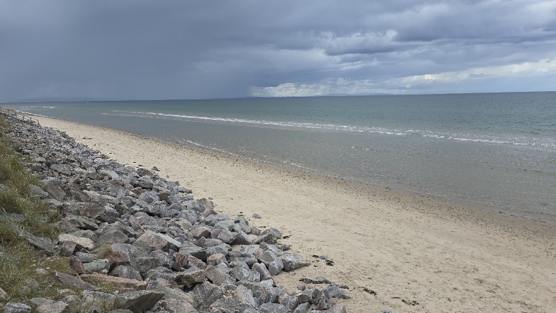 Findhorn Beach - Findhorn Beach, Dunes Rd, Forres IV36 3YQ, UK