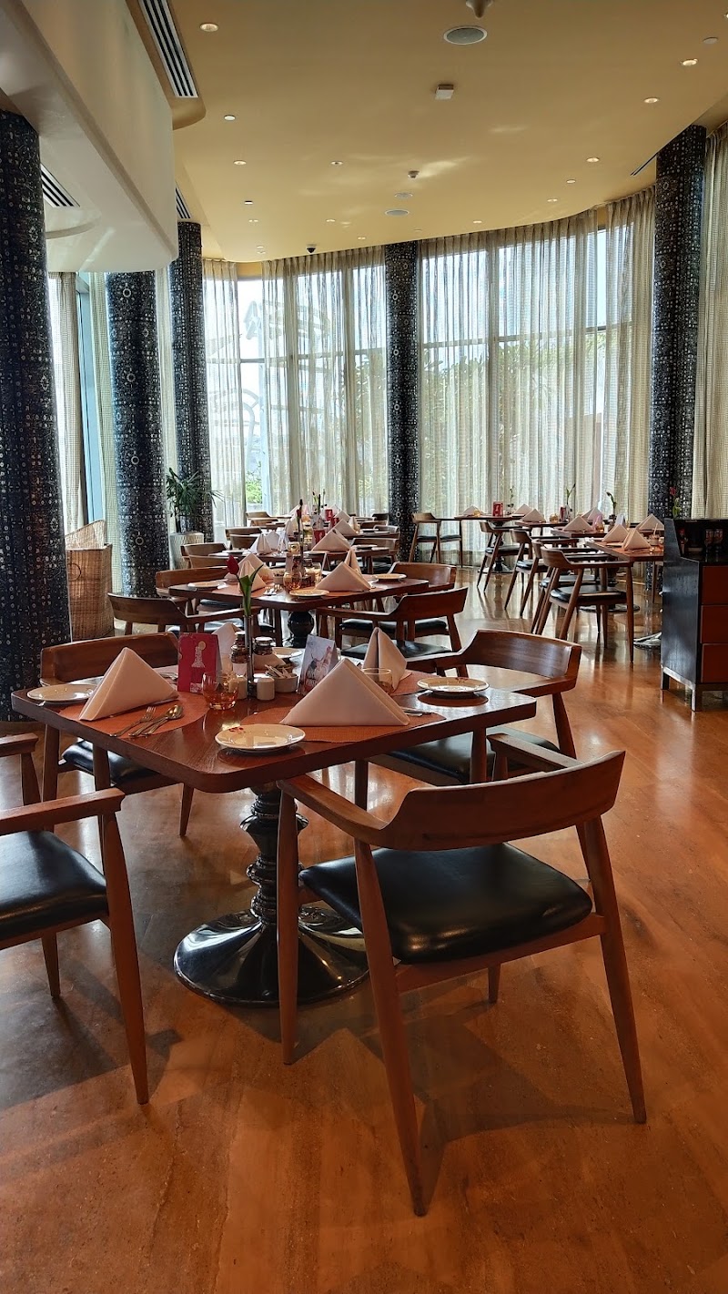 Peacock Bar - ITC Kohenur - Peacock Bar - ITC Kohenur Survey No, 83/1, ITC Kohenur, Hyderabad Knowledge City, Plot No.5, Silpa Gram Craft Village, Madhapur, Hyderabad, Telangana 500032, India