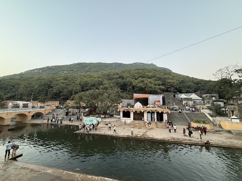 Damodar Kund - Damodar Kund, GFGP+7H5, Taleti Rd, Gujarat 362002, India