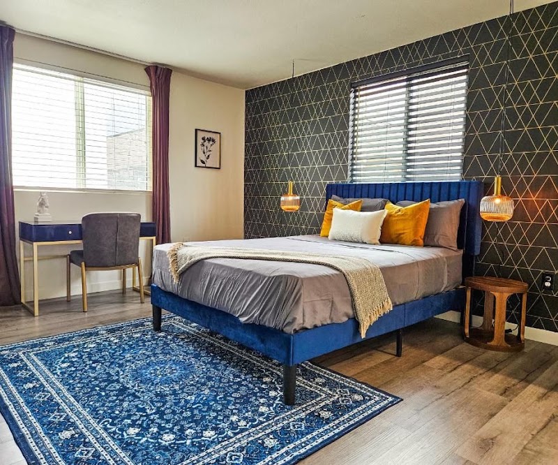 Forty First Place - Boutique Hostel - Forty First Place - Boutique Hostel, 615 W 41st Pl, Los Angeles, CA 90037, USA