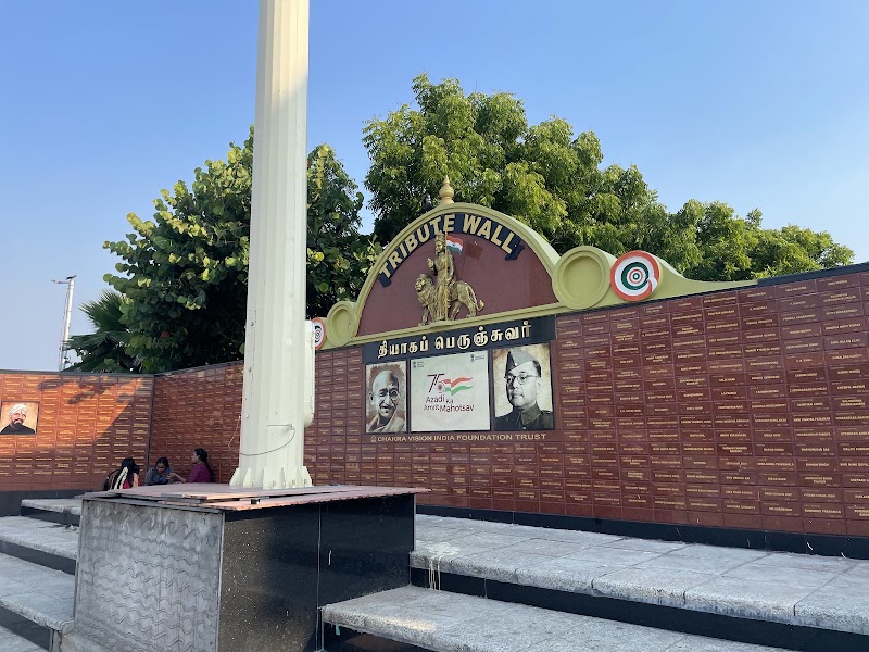 Mahatma Gandhi Statue - Mahatma Gandhi Statue WRMP+29F, Beach Rd, White Town, Puducherry, 605001, India