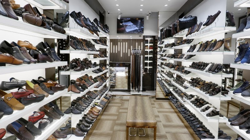 BATUM SHOES - BATUM SHOES SHOPNO-4, TAYEB MANZIL, Shri Mumba Devi (Mumba Aai) Temple Mumbai, 288, Yusuf Meher Ali Rd, Mumbadevi Area, Bhuleshwar, Mumbai, Maharashtra 400003, India