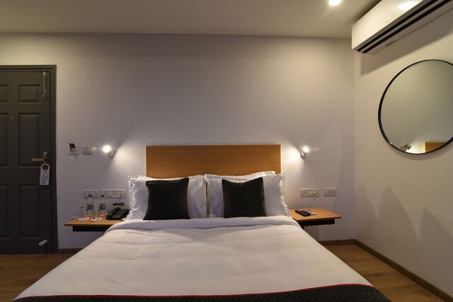 Super Townhouse by OYO Sarjapur Road Formerly Hotel Ace - Super Townhouse by OYO Sarjapur Road Formerly Hotel Ace, Serial No. 6, Doddakannelli Village, Varthur Hobli, Janatha Colony, Doddakannelli, Bengaluru, Karnataka 560035, India