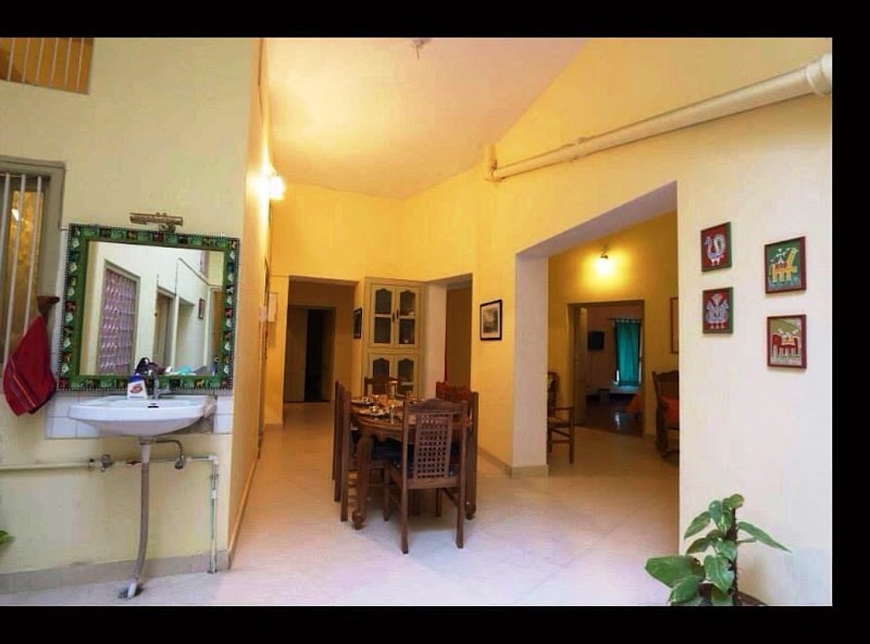 Cozy Inn - Cozy Inn D 47/96, Maksoodan Bhawan, Opp. Lane of PDR mall, Luxa Rd, Ramapura Luxa, Varanasi, Uttar Pradesh 221010, India