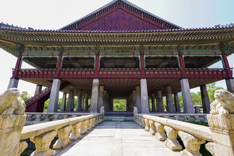 Gyeongbokgung Palace - Gyeongbokgung Palace 161 Sajik-ro, Jongno District, Seoul, South Korea