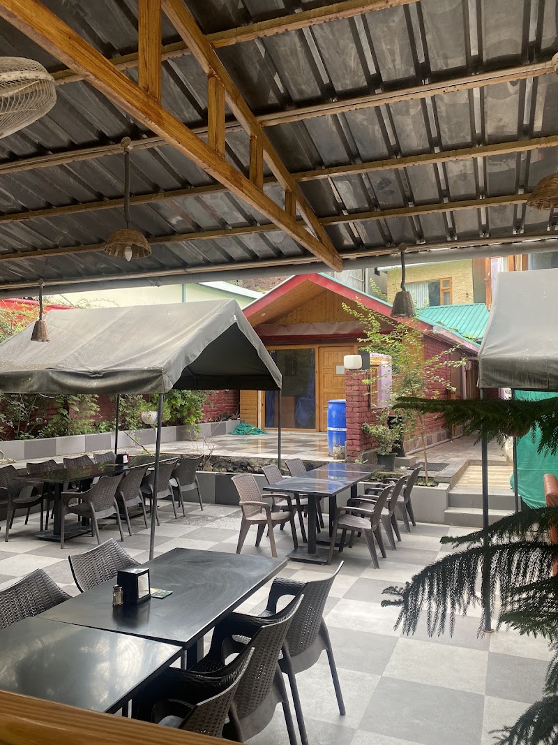 Pinewood dhaba - Pinewood dhaba Manikaran Rd, Kasol, Sosan, Himachal Pradesh 175105, India