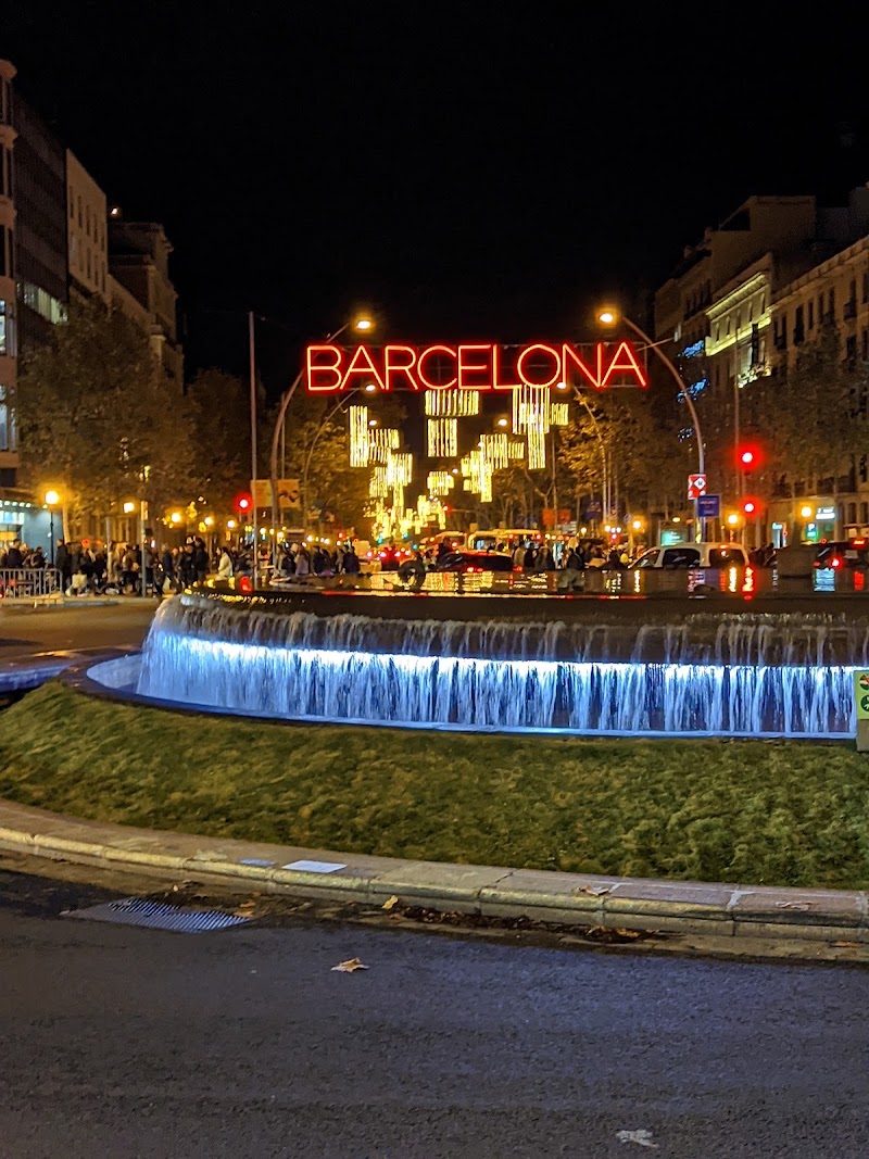 Font Monumental del Passeig de Gràcia - Font Monumental del Passeig de Gràcia Gran Via de les Corts Catalanes, 638, Eixample, 08007 Barcelona, Spain