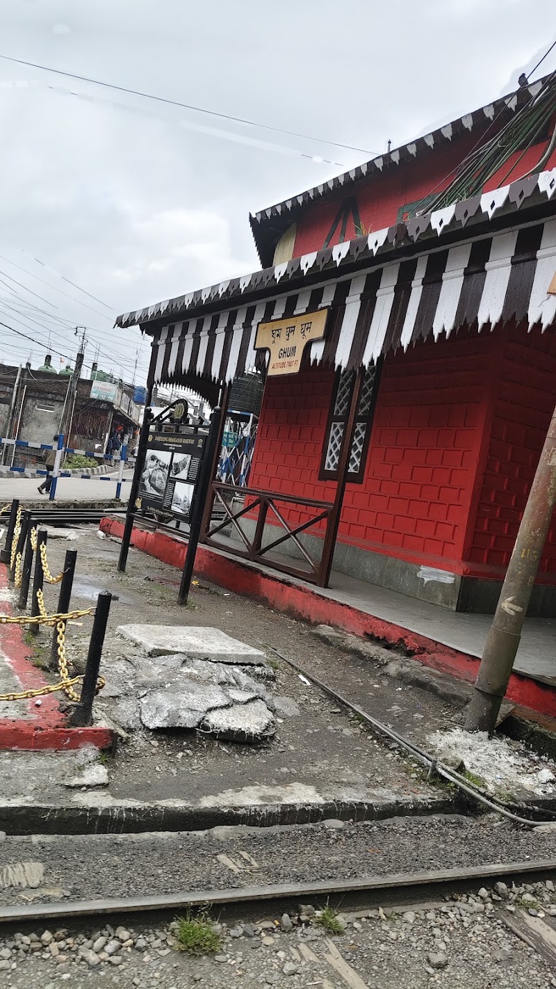Darjeeling Hotel - Darjeeling Hotel 47, Gandhi Rd, Limbugaon, Darjeeling, West Bengal 734101, India