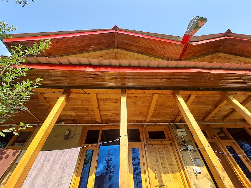 Riverside Cottage Apple orchard - Riverside Cottage Apple orchard Bus Stop, NH 305, Jibhi, Himachal Pradesh 175123, India