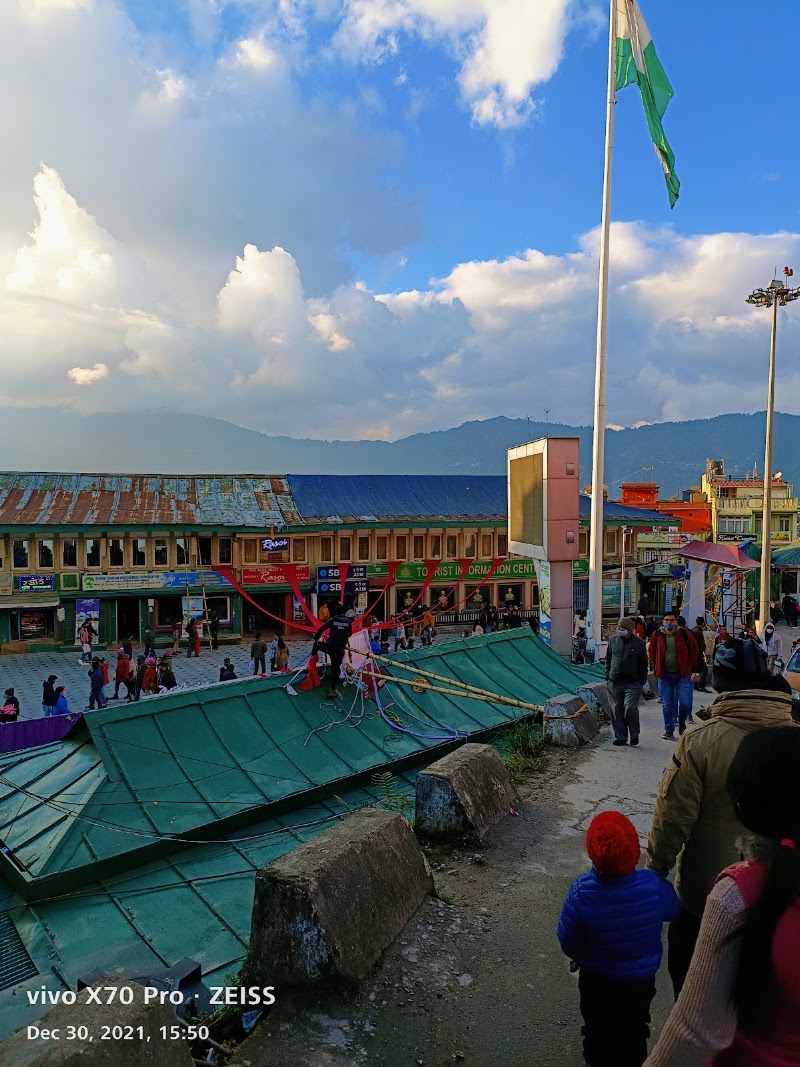 Mahatma Gandhi Statue - Mahatma Gandhi Statue 8JH6+FWM, Mahatma Gandhi Marg, Arithang, Gangtok, Sikkim 737101, India