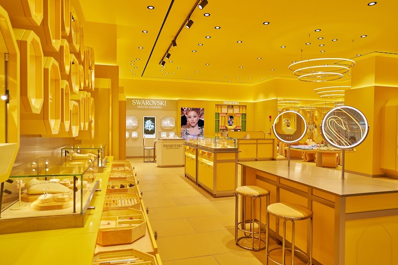 Swarovski - Swarovski G - 57, NH 48, Ambience Island, Nathupur, Sector 24, Gurugram, Haryana 122010, India