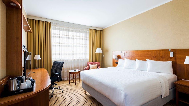 Courtyard by Marriott Prague Airport - Courtyard by Marriott Prague Airport, Aviatická 1092/8, 161 00 Praha-Praha 6, Czechia