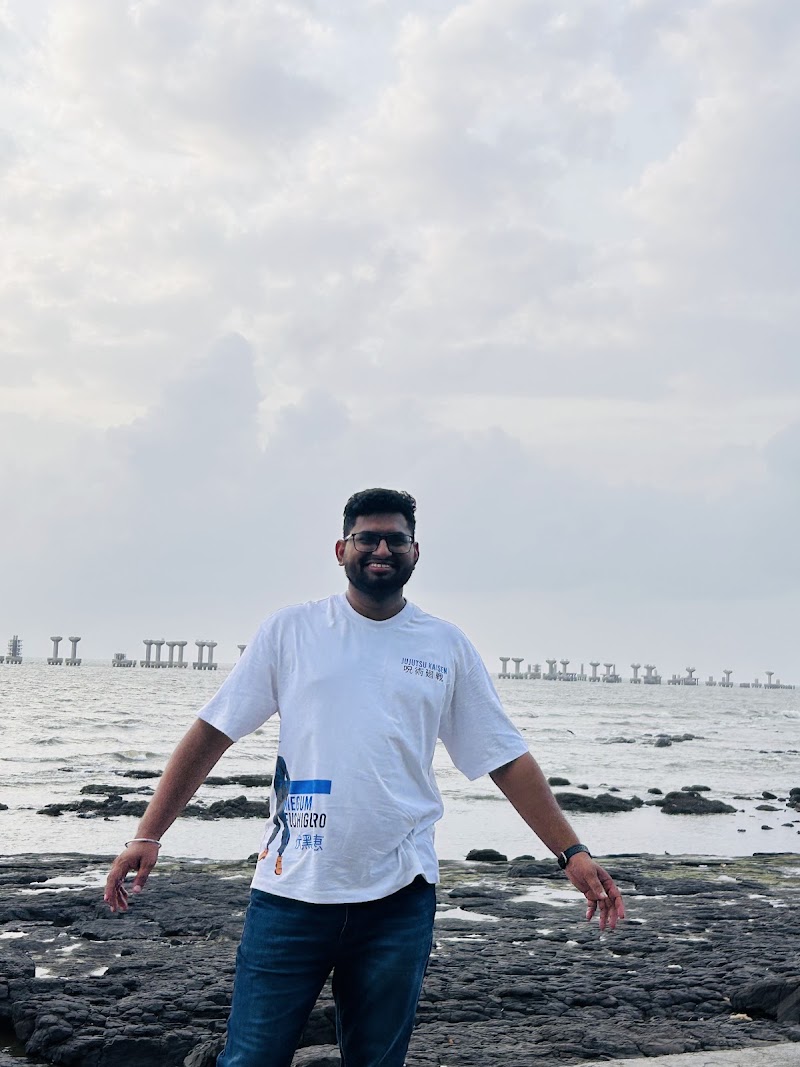 Mannat - Mannat, 2RWC+P3J, Mount Mary, Bandra West, Mumbai, Maharashtra 400050, India