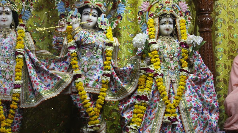 Shri Radha Gokulanand Ji Mandir, Vrindavan - Shri Radha Gokulanand Ji Mandir, Vrindavan, HMPX+FFH, Keshi Ghat, Vrindavan, Uttar Pradesh 281121, India
