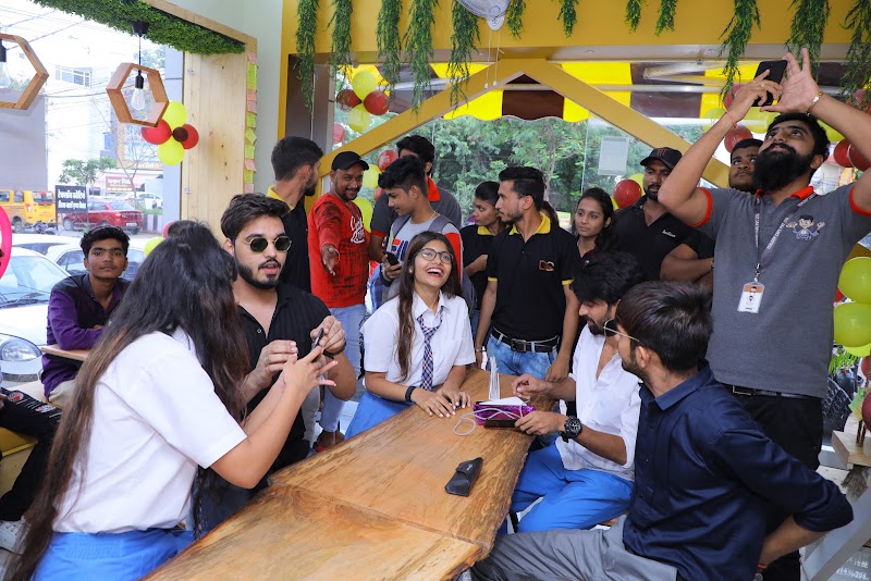 Destiny Cafe - Destiny Cafe Plot No. 83, Medanta Hospital Service Road, Vijay Nagar Square, Ratna Lok Colony, Indore, Madhya Pradesh 452010, India