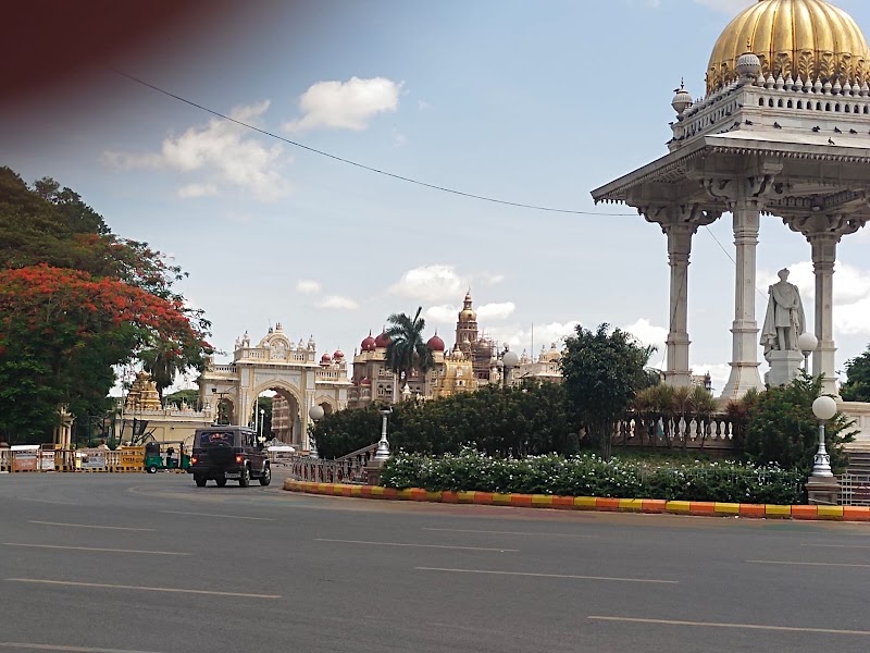 Fox Travels Mysore - Fox Travels Mysore, 324, D Subbaiah Rd, Chamaraja Mohalla, Chamrajpura, Mysuru, Karnataka 570024, India