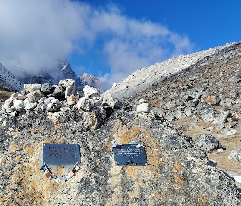 Everest Memorial, Chukpi Lhara - Everest Memorial, Chukpi Lhara Khumjung 56000, Nepal