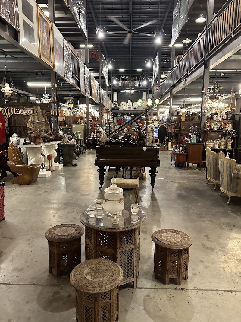 PAPAYA Studio Thailand's Largest Antique vintage store - PAPAYA Studio Thailand's Largest Antique vintage store, 405, 1 Sukhaphiban 5 Alley, Khwaeng Tha Raeng, Khet Bang Khen, Krung Thep Maha Nakhon 10220, Thailand