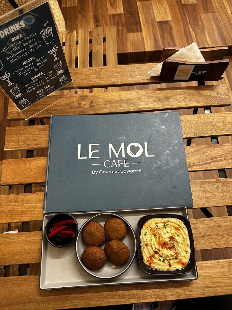 Le Mol Café - Le Mol Café Shree Sahyadri, CHS Ltd, C-5, Swami Vivekanand Rd, near Bajaj Hall, Mandlik Nagar, Sunder Nagar, Malad West, Mumbai, Maharashtra 400064, India