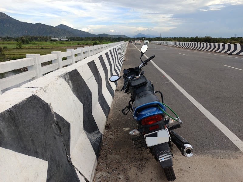 Satthegala hand post New Bridge - Satthegala hand post New Bridge, 7545+2F, Sathegala, Belakavadi, Karnataka 571440, India