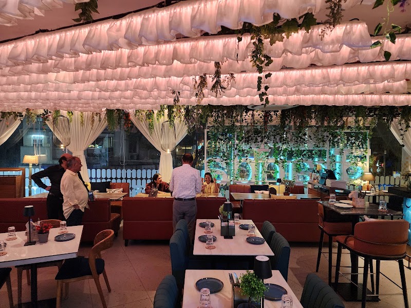 Veranda Khar - Veranda Khar 1st Road, Sapphire - Notandas Realty, &, Swami Vivekanand Rd, Khar, Junction, Khar West, Mumbai, Maharashtra 400052, India