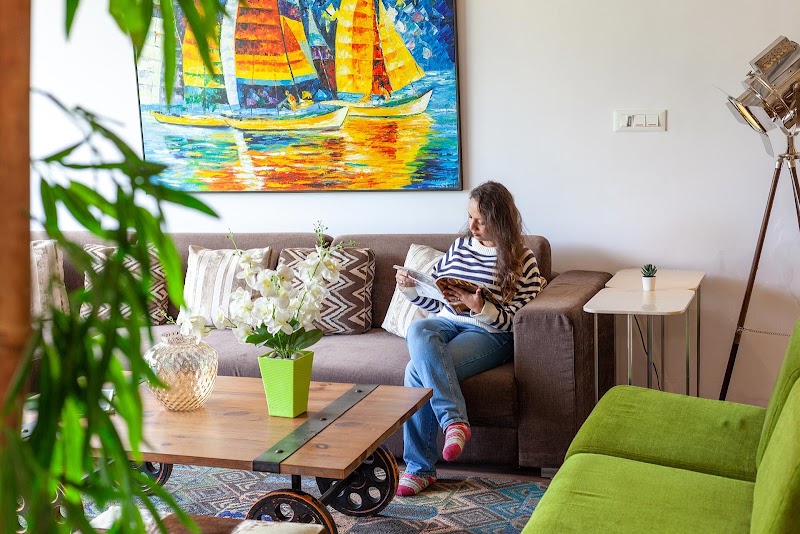 StayVista at Oberoi's Chalet in Bhimtal | 3 BHK Premium Villa - StayVista at Oberoi's Chalet in Bhimtal | 3 BHK Premium Villa June Estate, Thandi Sadak, Suriyagaon Rd, Bhimtal, Bhowali Range, Uttarakhand 263136, India