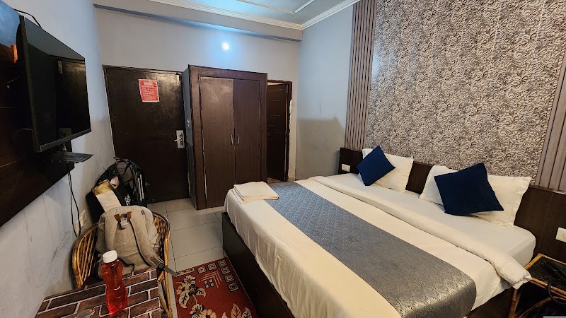 Hotel Devoy inn - Hotel Devoy inn 3/1, Tapovan, Rishikesh, Uttarakhand 249192, India