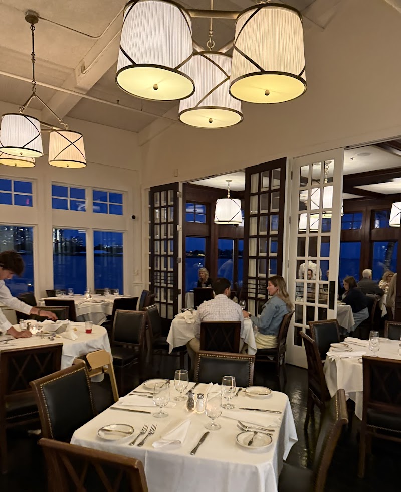 Harbor House by Bartolotta - Harbor House by Bartolotta 550 N Harbor Dr, Milwaukee, WI 53202, USA