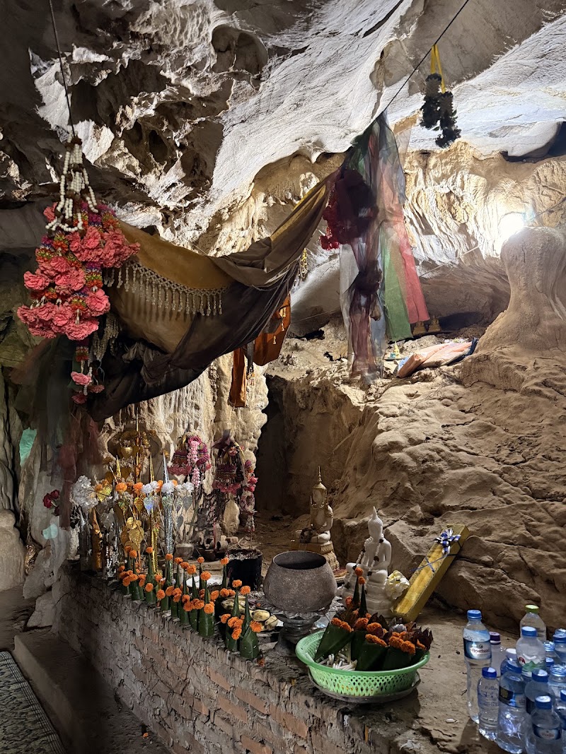 Jang Cave - Jang Cave, WC5R+XXG Unnamed Road Vang Vieng, Laos