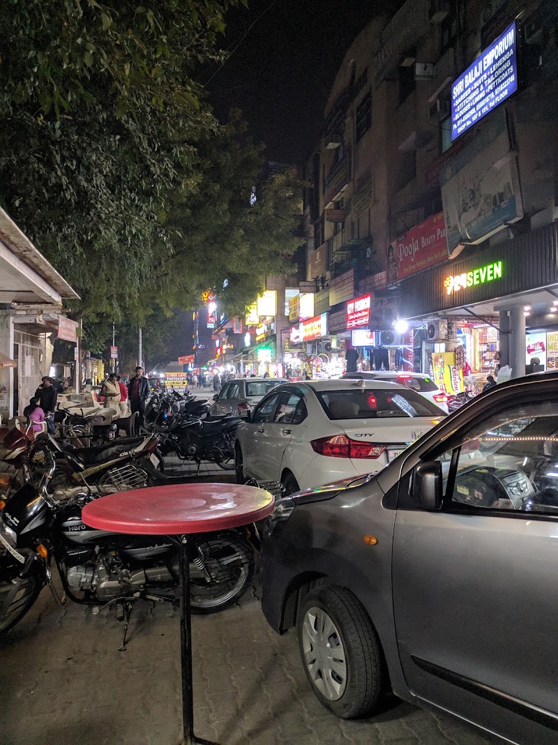 Sector 4 Market - Sector 4 Market, సెంట్రల్ రోడ్డు, Pocket 1, Sector 4, Dwarka, Delhi, 110078, India