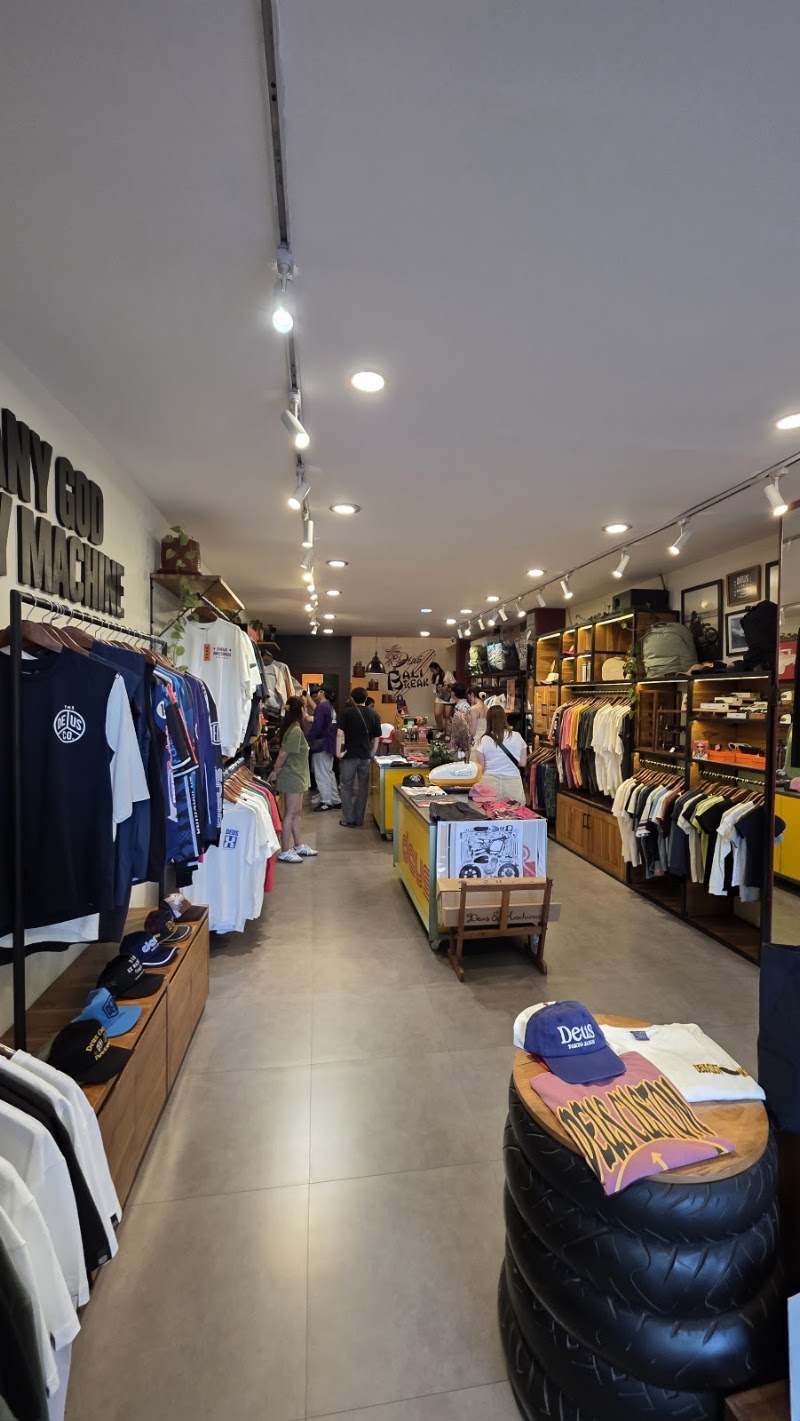 Deus Ex Machina - Ubud - Deus Ex Machina - Ubud, Jl. Monkey Forest No.16, Ubud, Kecamatan Ubud, Kabupaten Gianyar, Bali 80571, Indonesia