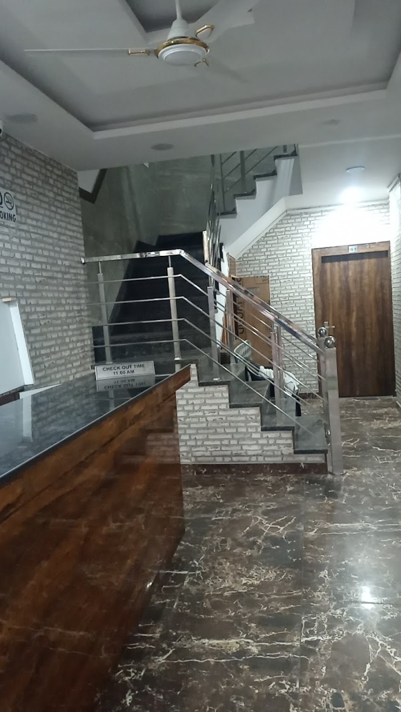 Hotel The Elegance - Hotel The Elegance, opp Railway Station Katra Jammu and Kashmir, Katra, 182301