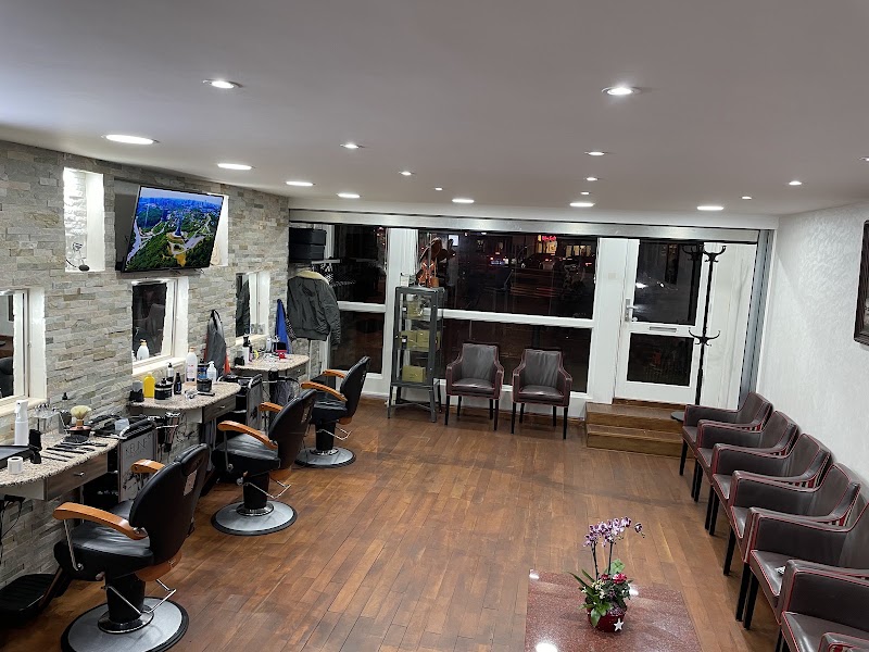 Haute Coiffure Hatim Kapsalon - Haute Coiffure Hatim Kapsalon, Adrianastraat 4, 3014 XL Rotterdam, Netherlands